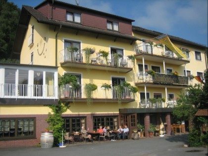 照片: LANDGASTHOF RAUBACHER HÖHE